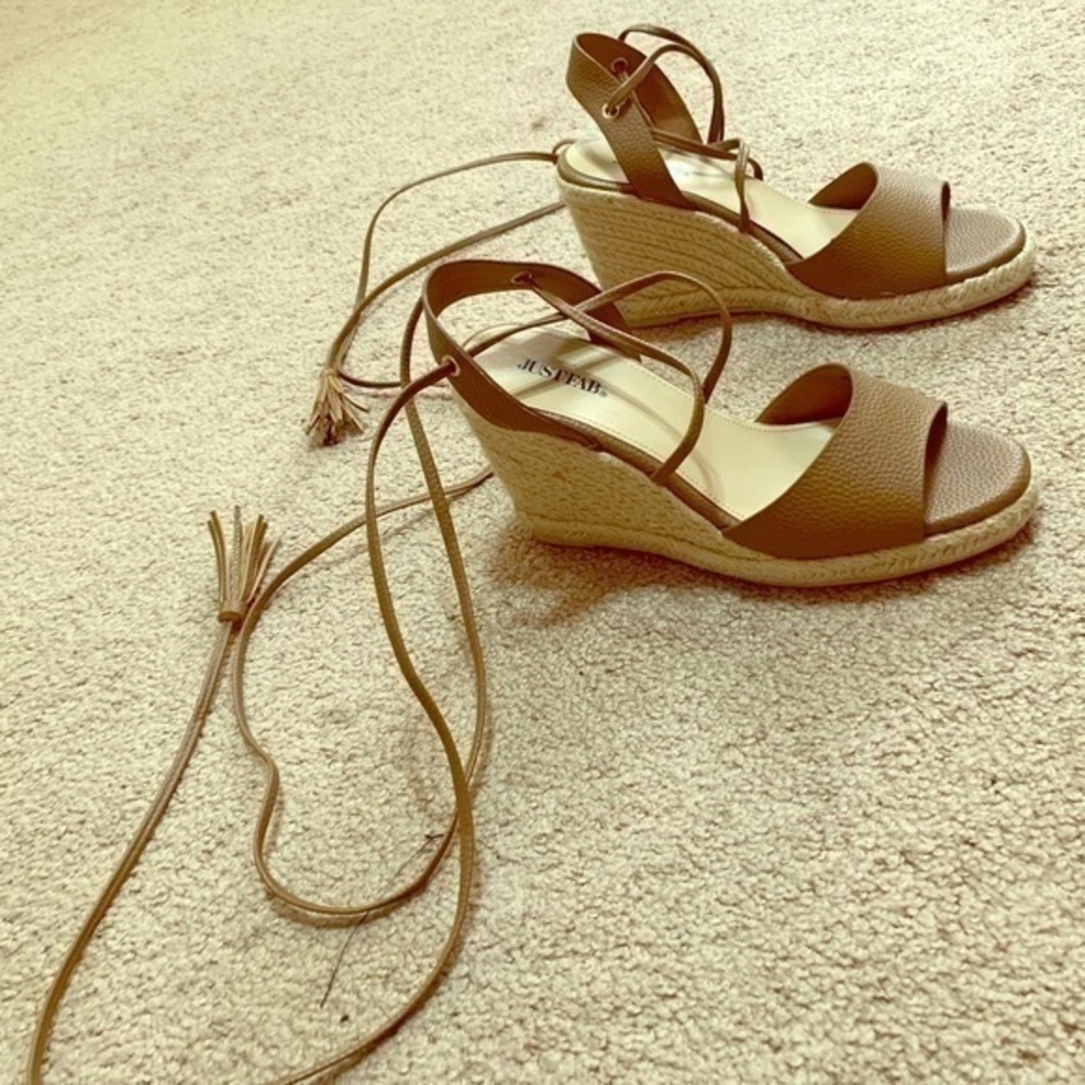 Just Fab Tan‎ Light Brown Lace Up Wedges Size 8.5